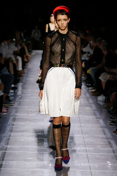 Look 34